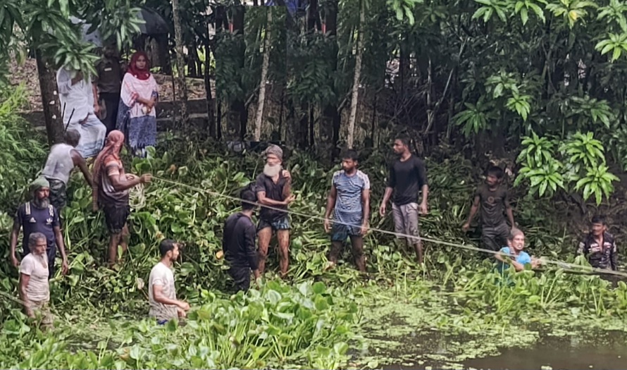 সরকারের পাশাপাশি স্বেচ্ছাসেবী সংগঠনগুলো এগিয়ে আসলে কঠিন কাজও সহজেই সমাধান সম্ভব