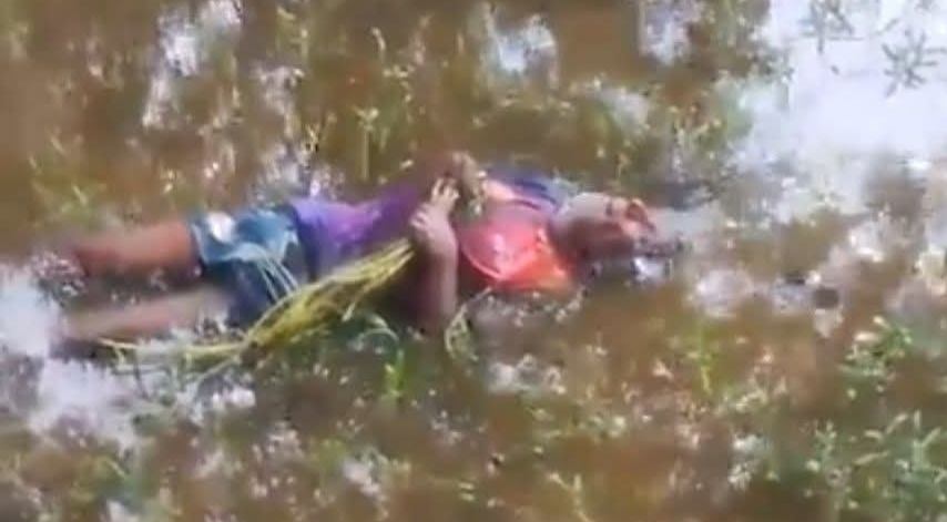 পল্লী বিদ্যুতের ছেঁড়া তারে বিদ্যুৎস্পৃষ্টে বৃদ্ধের মৃত্যু