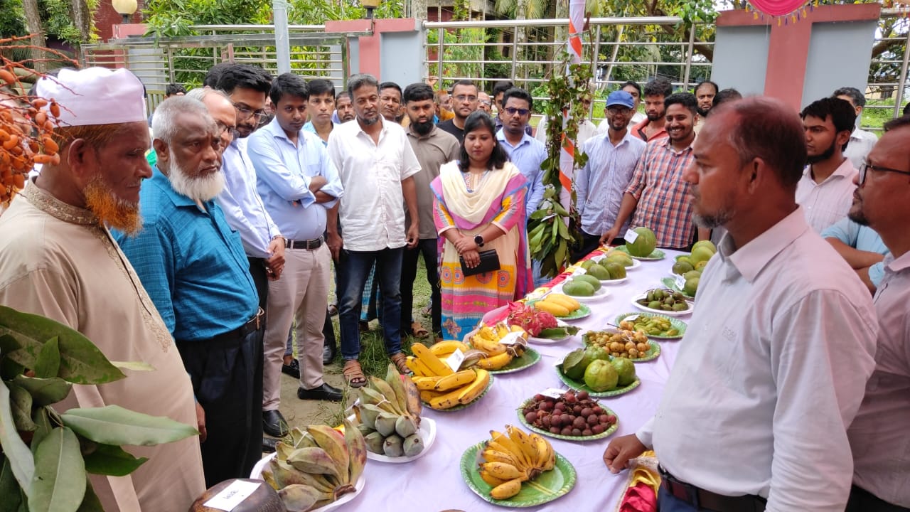 শাহরাস্তিতে জাতীয় ফল মেলা