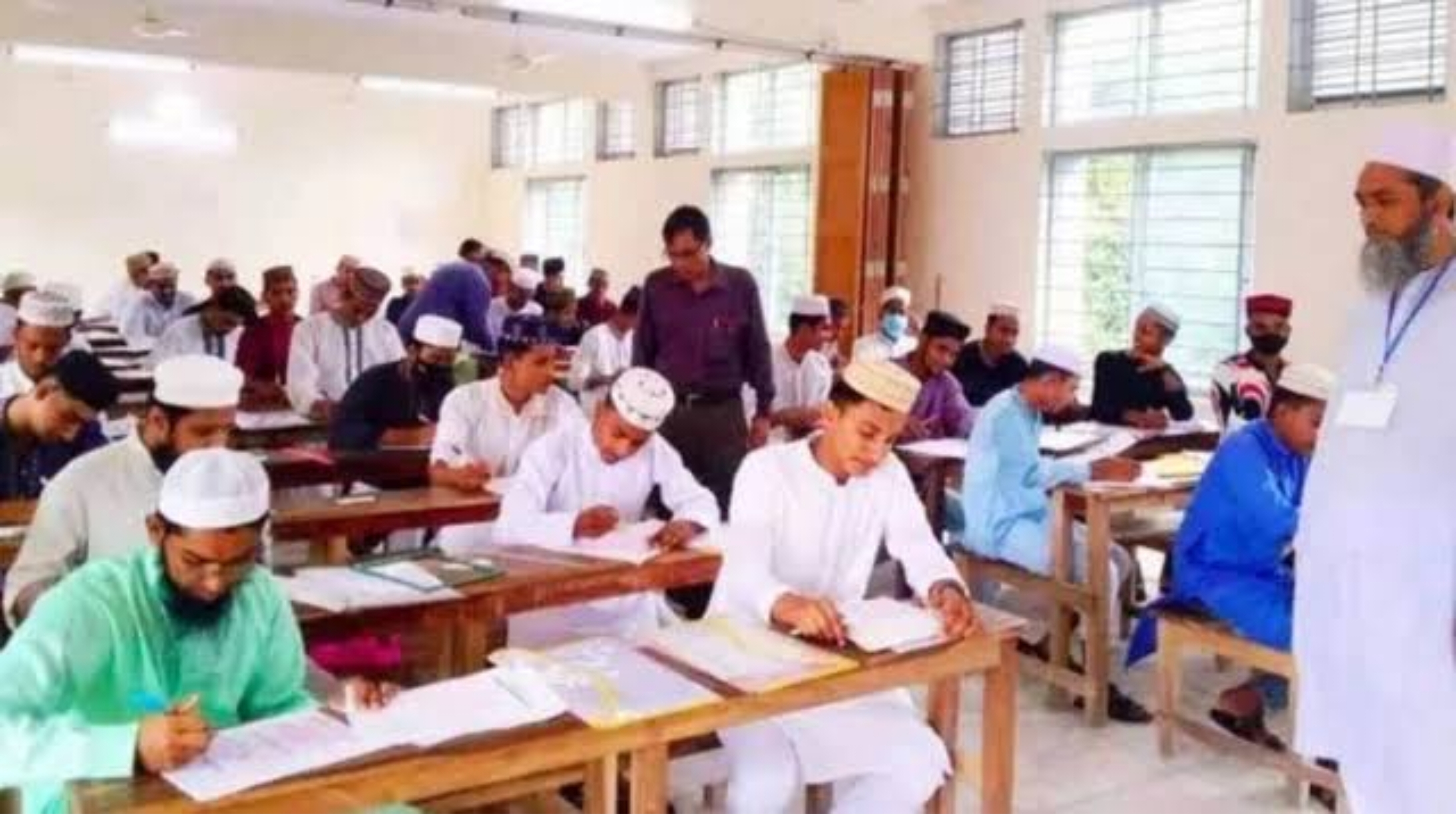 হাজীগঞ্জে দাখিলে পাসের হার ৭৩.৬৩% : জিপিএ-৫ পেয়েছে ২১