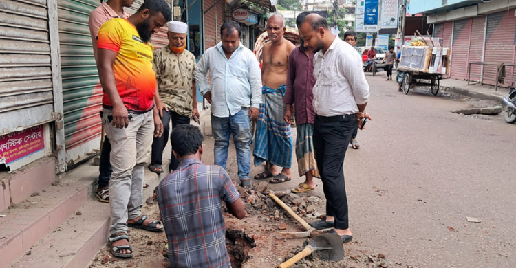 চাঁদপুর শহরের একাংশে ১৪ ঘন্টা পর সরবরাহ চালু হয়ে আবার বন্ধ, তারপর চালু