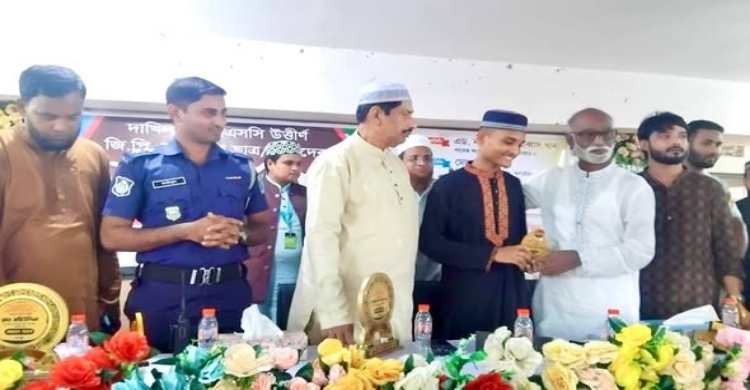 কুলাউড়ায় এসএসসি ও দাখিল পরীক্ষায় জিপিএ-৫ প্রাপ্তদের সংবর্ধনা