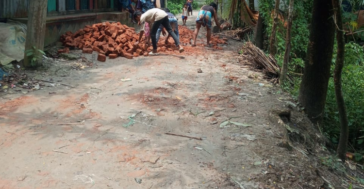 বিএনপি নেতা সিদ্দিকুর রহমানের অর্থায়নে রাজারগাঁওয়ের বিভিন্ন রাস্তা সংস্কার