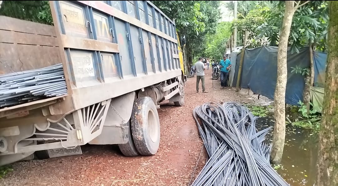 রড বোঝাই ট্রাক লুট, নোয়াখালীতে যুবদল কর্মীসহ গ্রেপ্তার ২