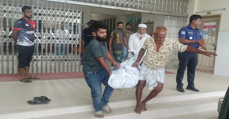 মতলব উত্তরে অটোরিকশা চালককে কুপিয়ে ও গুলি করে হত্যা