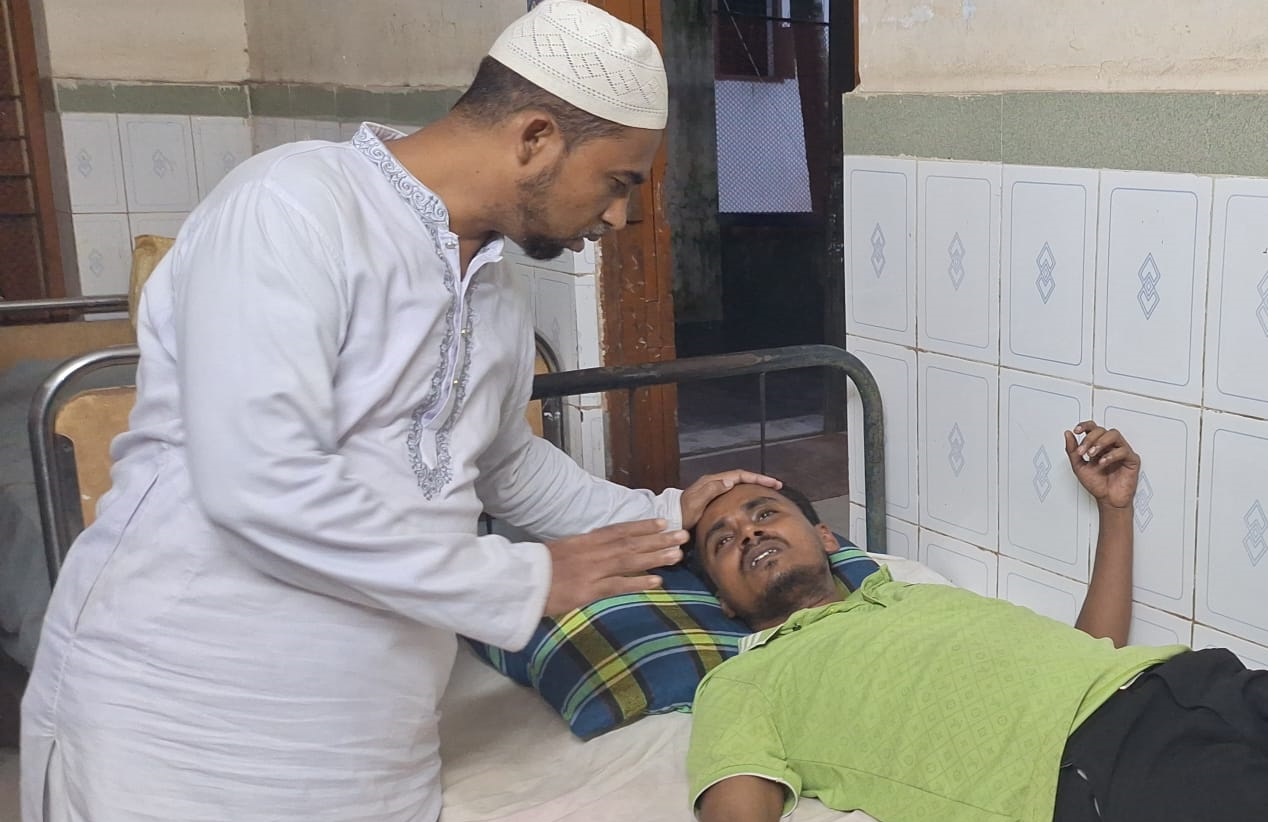 কচুয়ায় কিন্ডারগার্টেনের প্রধান শিক্ষকের ওপর হামলা