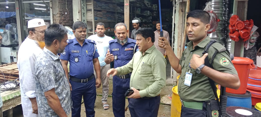 ফরিদগঞ্জে ভ্রাম্যমাণ আদালতের অভিযানে জরিমানা