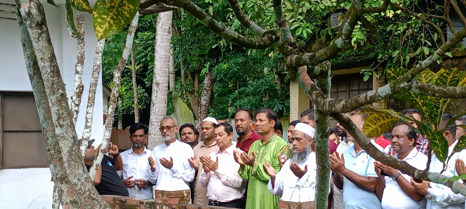 দলের নির্দেশে ফরিদগঞ্জের আনাচে-কানাচে ঘুরে বেড়াই …… লায়ন মো. হারুনুর রশিদ