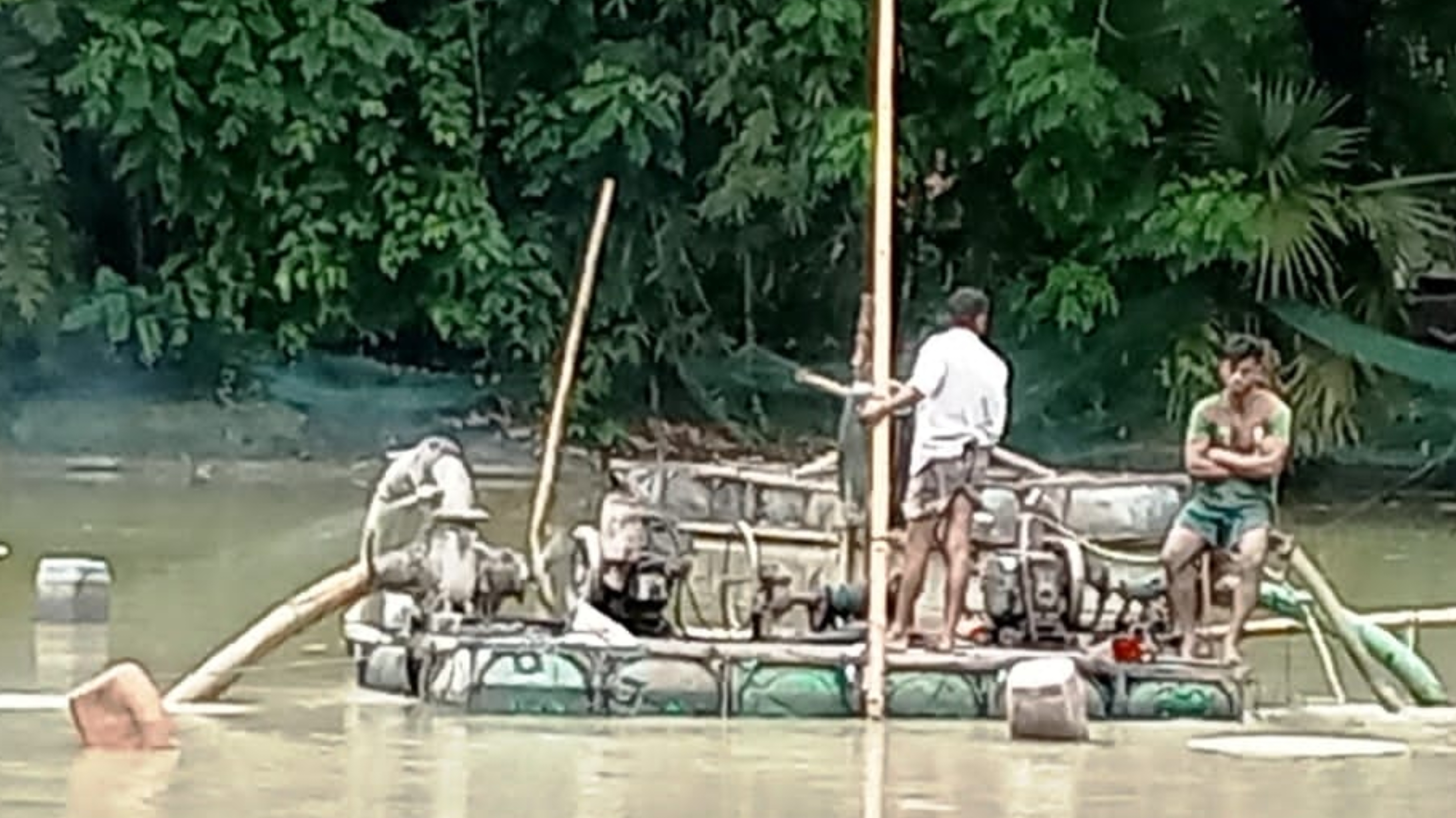 কচুয়ায় অবৈধ ড্রেজার দিয়ে ফসলি জমির বালু উত্তোলন।। প্রশাসন নিষ্ক্রিয়