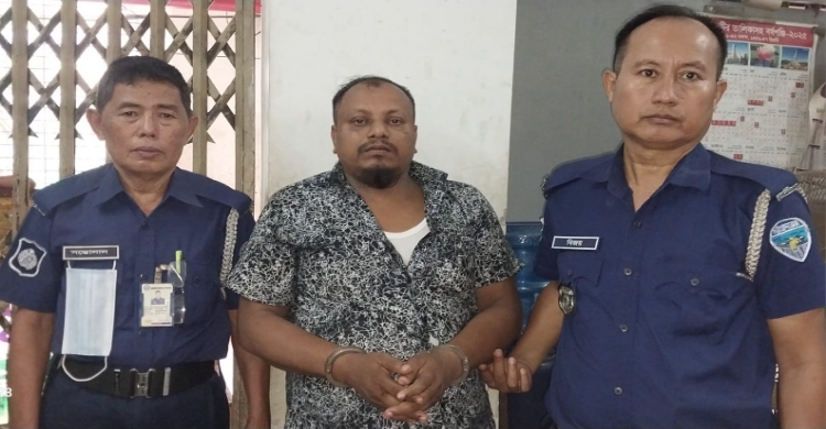 রান্না ঘরে ঢুকে গৃহবধূকে হত্যার দায়ে প্রতিবেশীর যাবজ্জীবন কারাদণ্ড