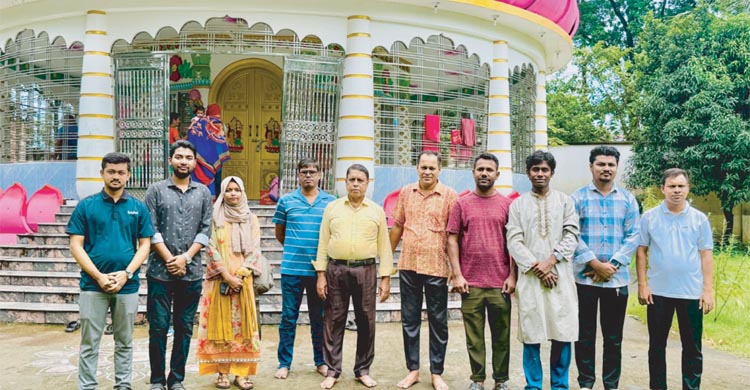 গোমতী নদীর তীরে একদিন