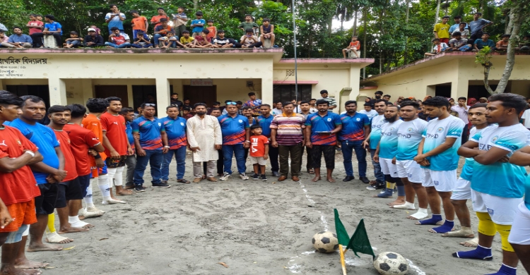 মতলব উত্তরে নূরু মিজি ফ্রিজ টিভি কাপ মিনি ফুটবল টুর্নামেন্ট উদ্বোধন