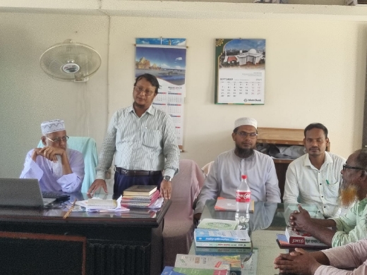 উসমানিয়া কামিল মাদ্রাসা পরিদর্শনে জেলা শিক্ষা অফিসার