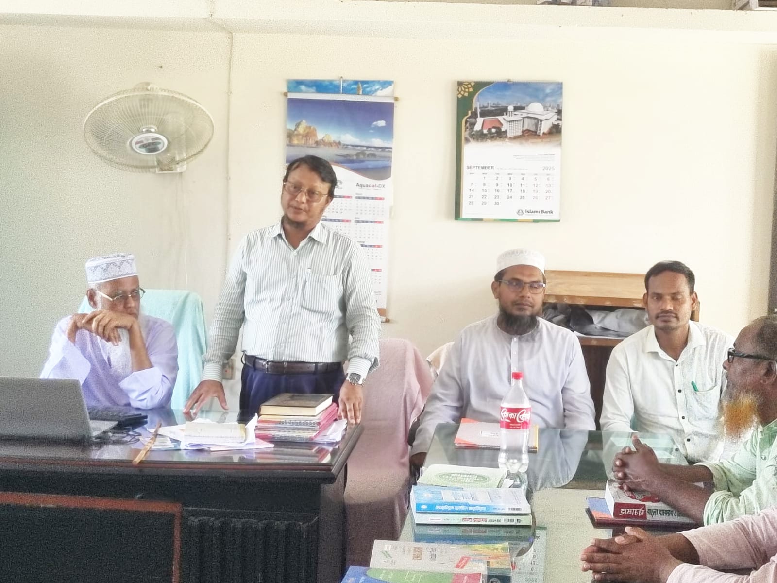 উসমানিয়া কামিল মাদ্রাসা পরিদর্শনে জেলা শিক্ষা অফিসার