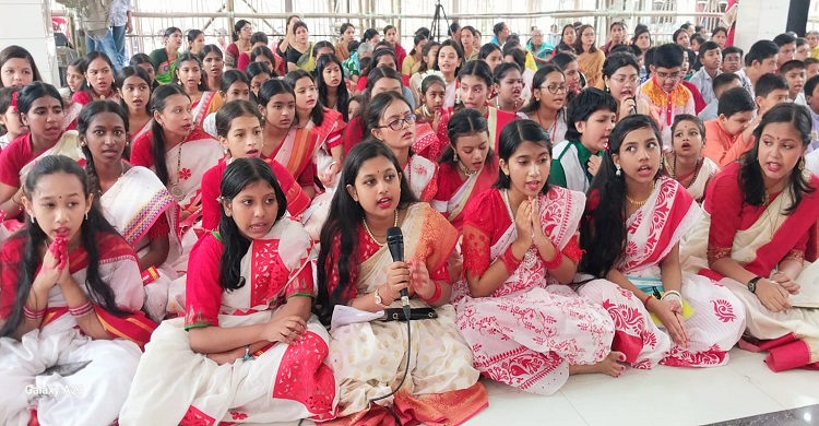 প্রথমবারের মতো কুমিল্লায় মহালয়া উৎসবে হাজারো ভক্ত-শ্রোতার সমাগম