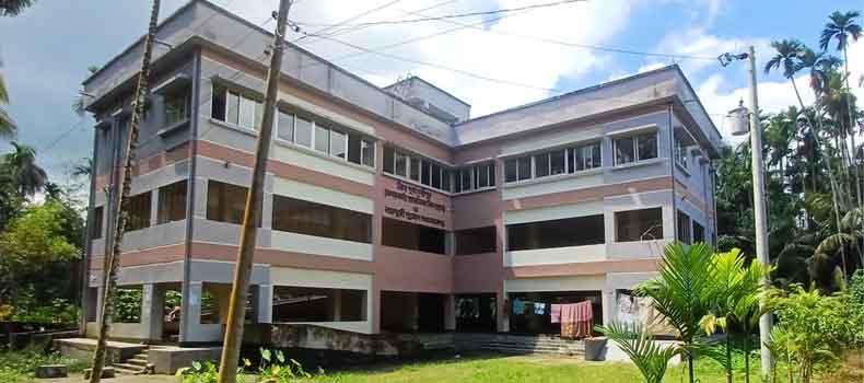 ৫ কোটি টাকা ব্যয়ে স্কুল ভবনের নির্মাণ কাজ শেষ হলেও পাঠদান বন্ধ দেড় বছর !