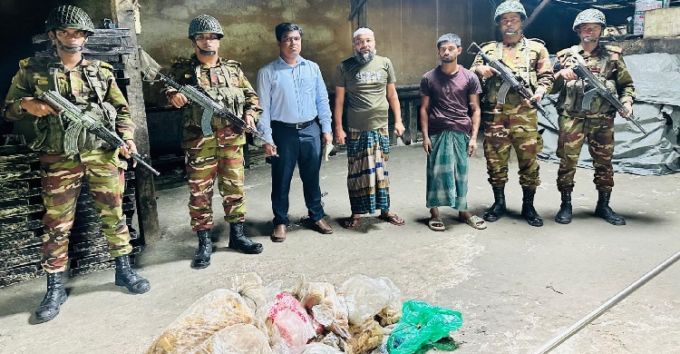 যৌথবাহিনীর অভিযানে ২ বেকারিকে ২৫ হাজার টাকা জরিমানা
