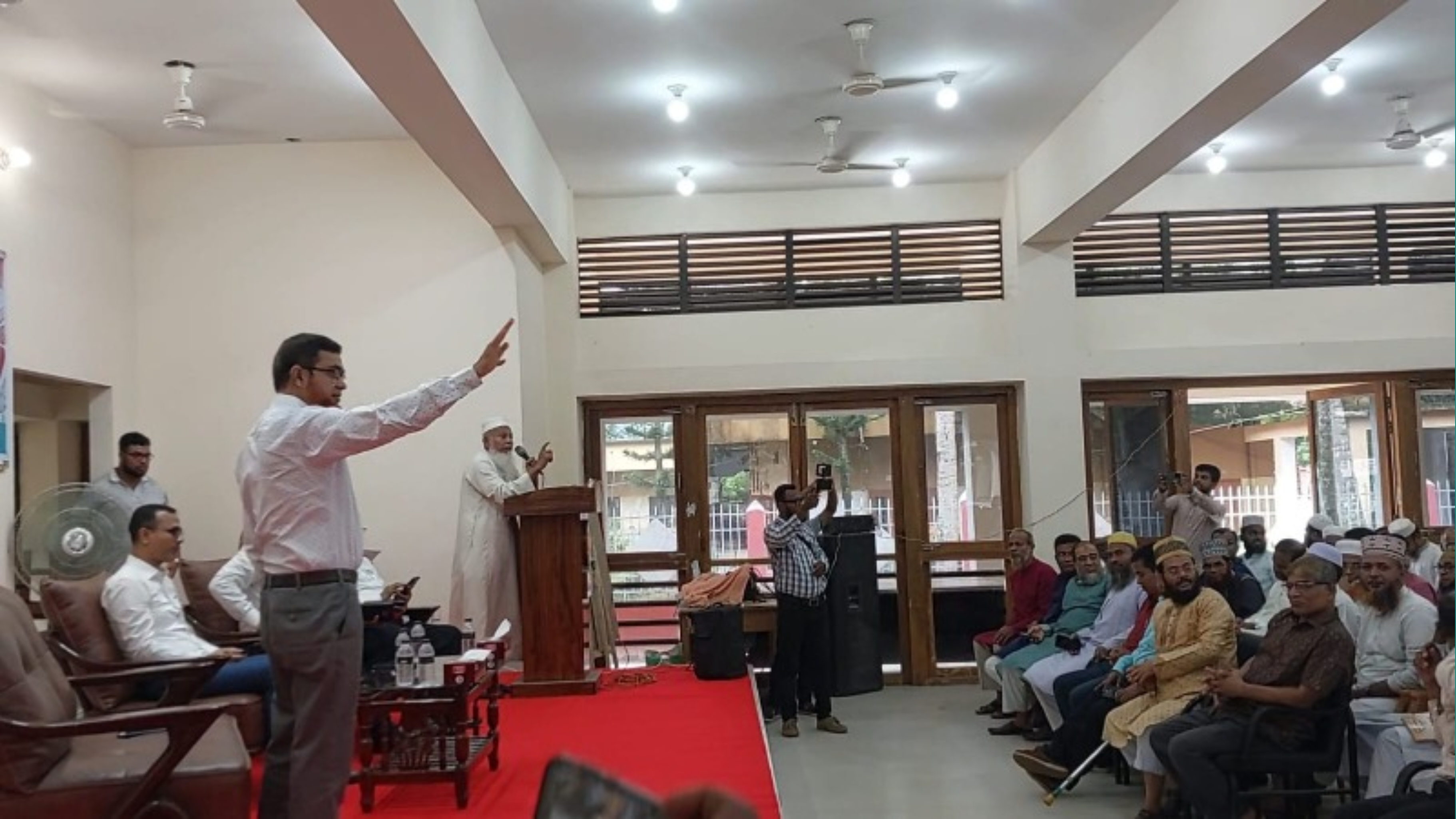 চাঁদপুরে বিশ্ব শিক্ষক দিবসের আলোচনা সভায় হট্টগোল
