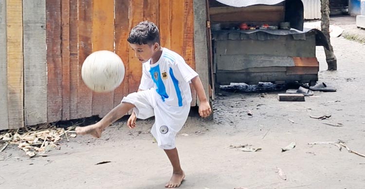 বিকেএসপির স্কলারশিপে সোহানের ফুটবল-প্রতিভা বিকশিত হোক