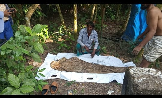 বৈষম্যবিরোধী ছাত্র আন্দোলনে নিহত রায়পুরের ফয়েজের লাশ উত্তোলন