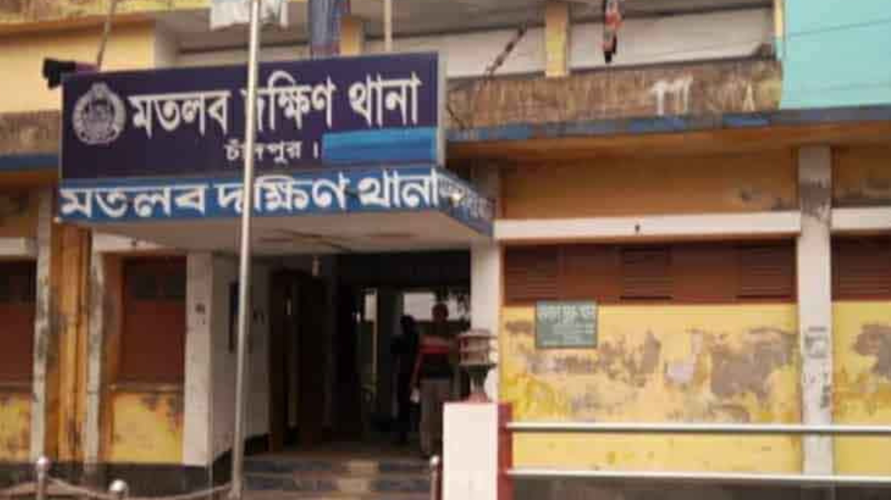 মতলবে বন্ধ ঘরে নারীর ঝুলন্ত মরদেহ