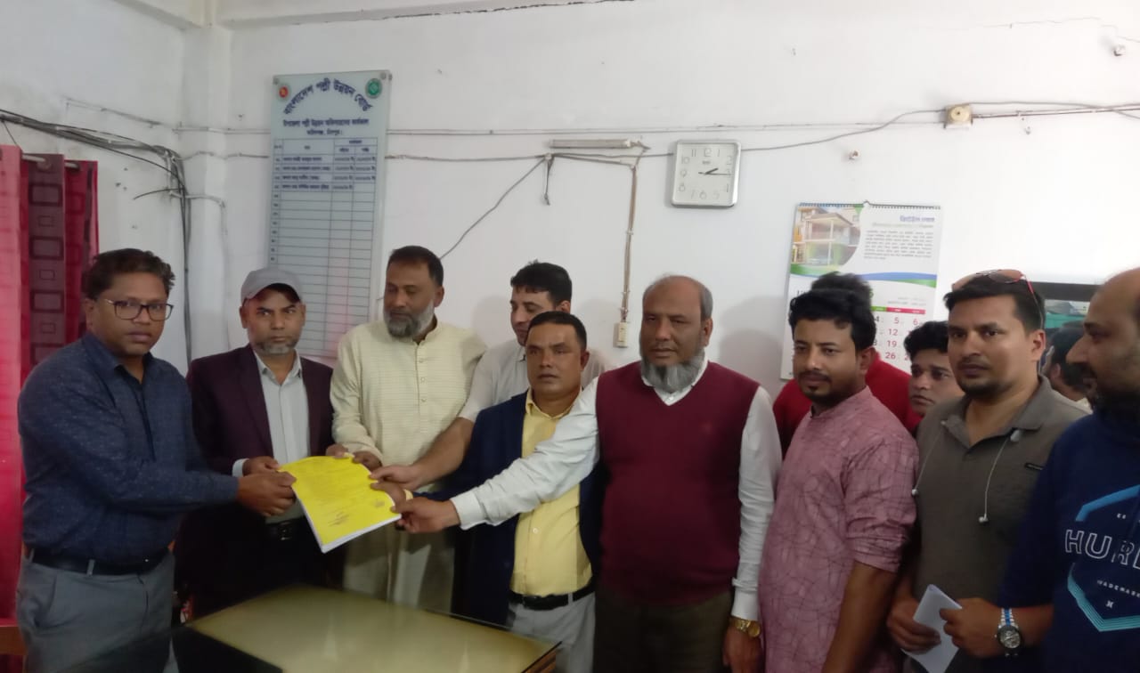 ফরিদগঞ্জ বিআরডিবি চেয়ারম্যান পদে জাহাঙ্গীর আলম নান্টুর মনোনয়নপত্র জমা