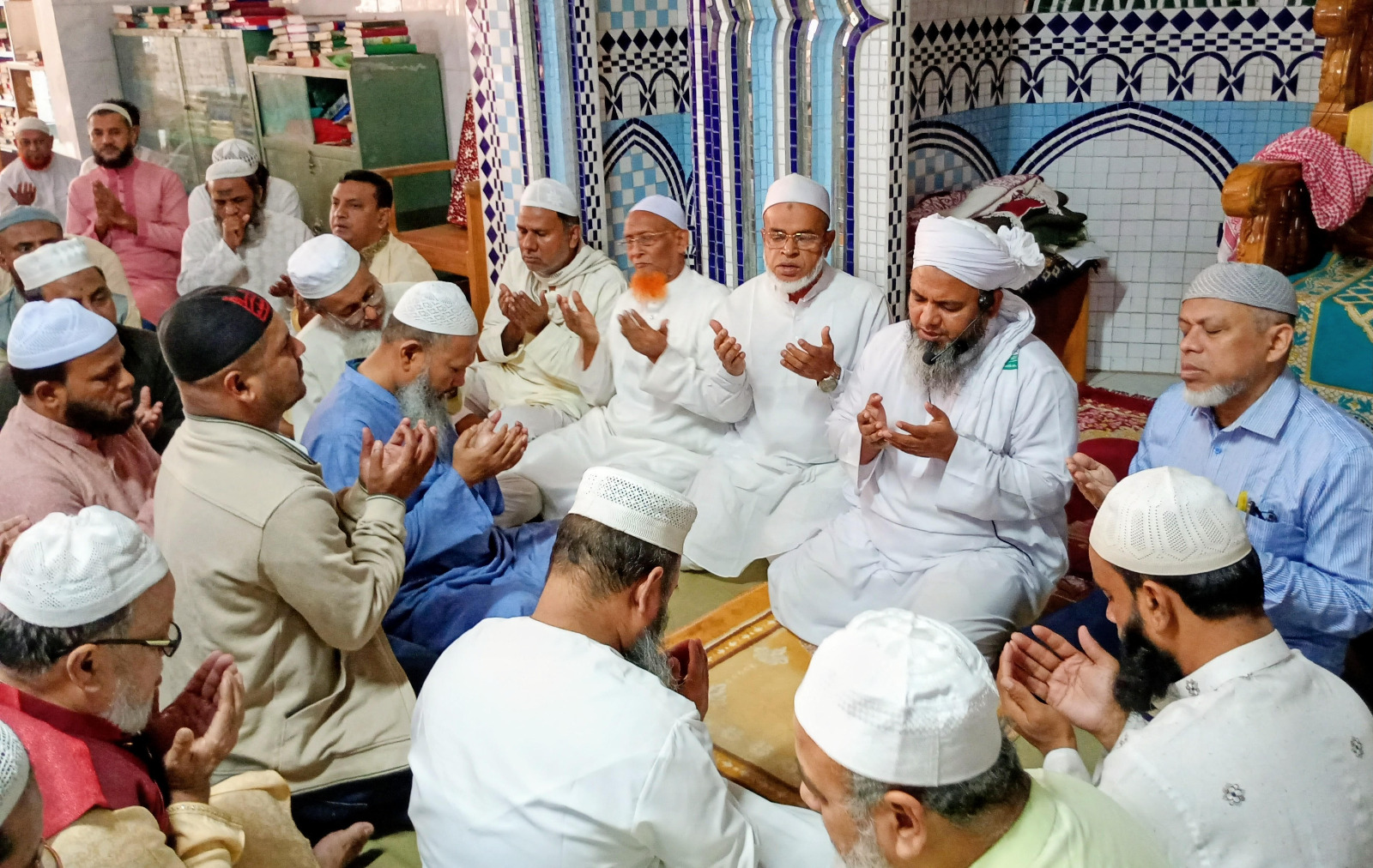 খালেদা জিয়ার সুস্থতা কামনায় মসজিদে মসজিদে বিএনপির দোয়া মাহফিল