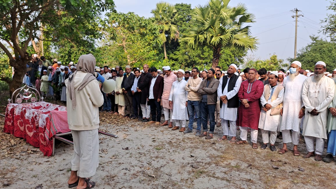 মতলব উত্তর যুবদল নেতা সাইফুল সরকার বাবুর পিতার দাফন সম্পন্ন