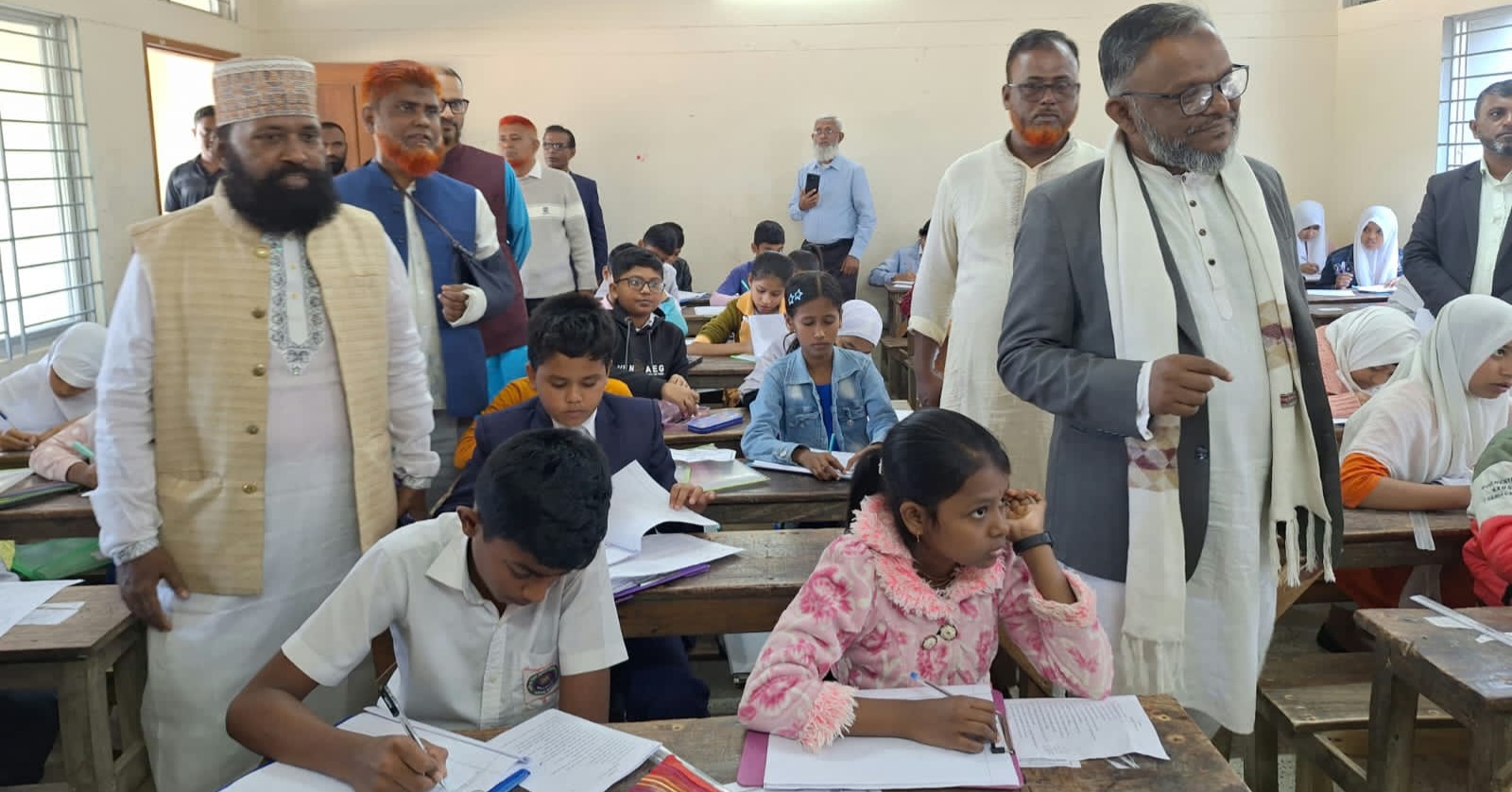 হাজীগঞ্জে মরহুম আব্দুল হালিম তালুকদার ফাউন্ডেশন বৃত্তি পরীক্ষা