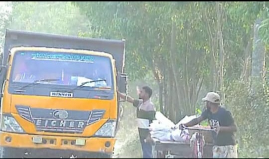 লক্ষ্মীপুরে আঞ্চলিক মহাসড়ক থেকে টোল আদায় করছেন জামায়াত নেতা!