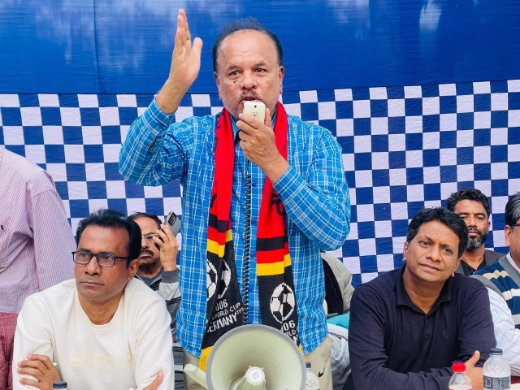 নির্বাচনী গণসংযোগে ব্যস্ত প্রার্থীরা