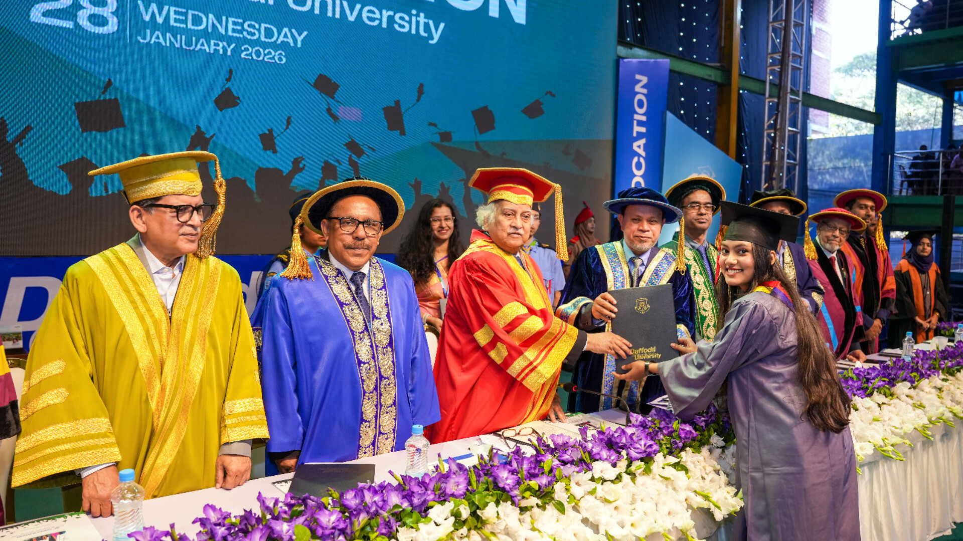 ড্যাফোডিল ইন্টারন্যাশনাল ইউনিভার্সিটির ১৩তম সমাবর্তন উদযাপন