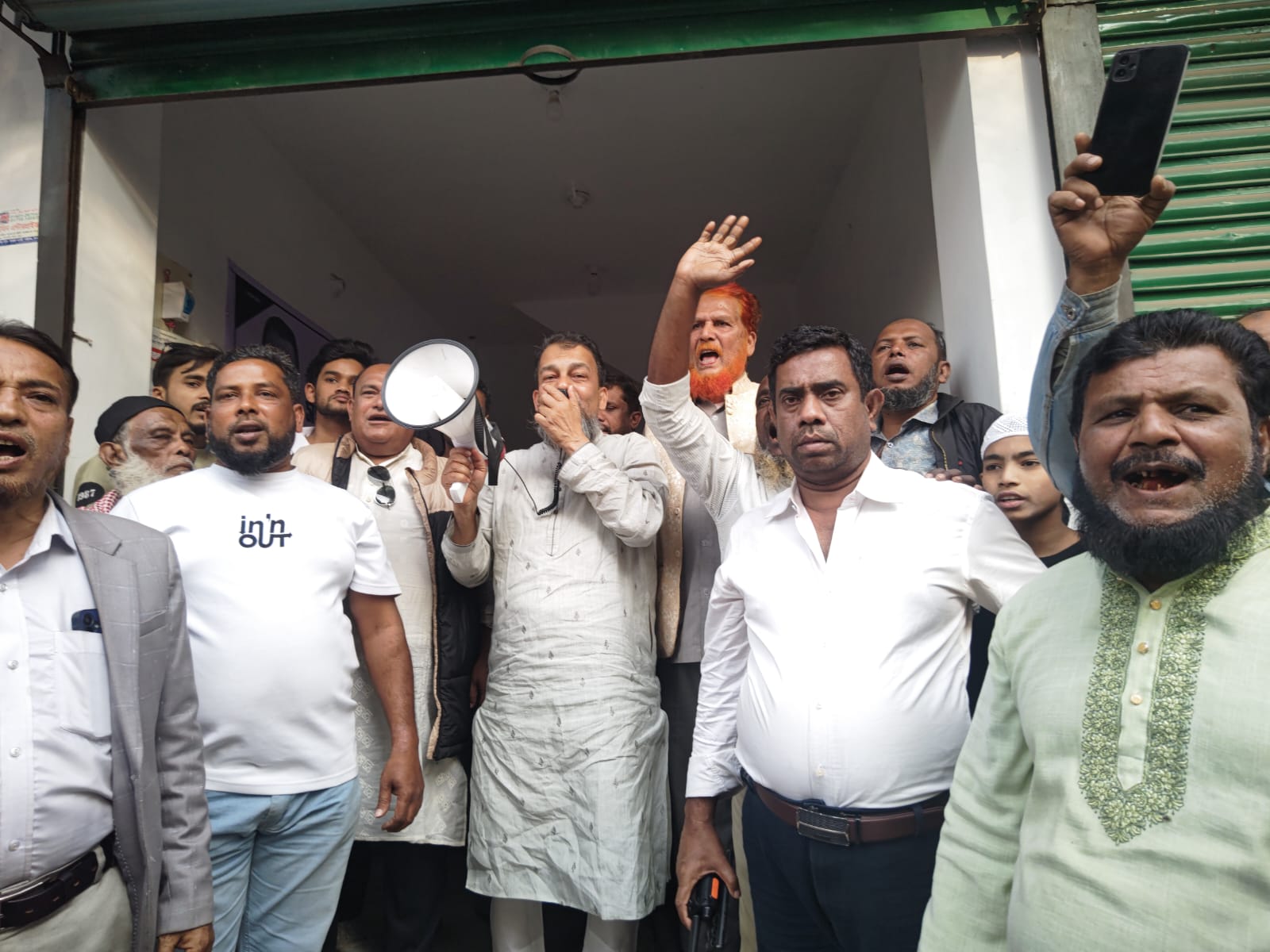 আমি নির্বাচিত হলে বিনা পয়সায় ফ্যামিলি কার্ড দেবো