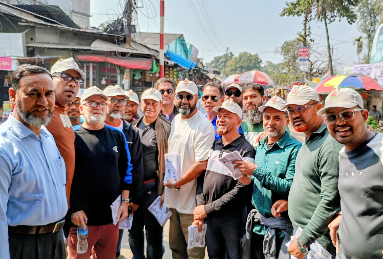 হাসান আলী হাই স্কুলের বন্ধুদের নিয়ে ধানের শীষে ভোট চাইলেন প্রার্থীর ছোট ভাই রানা