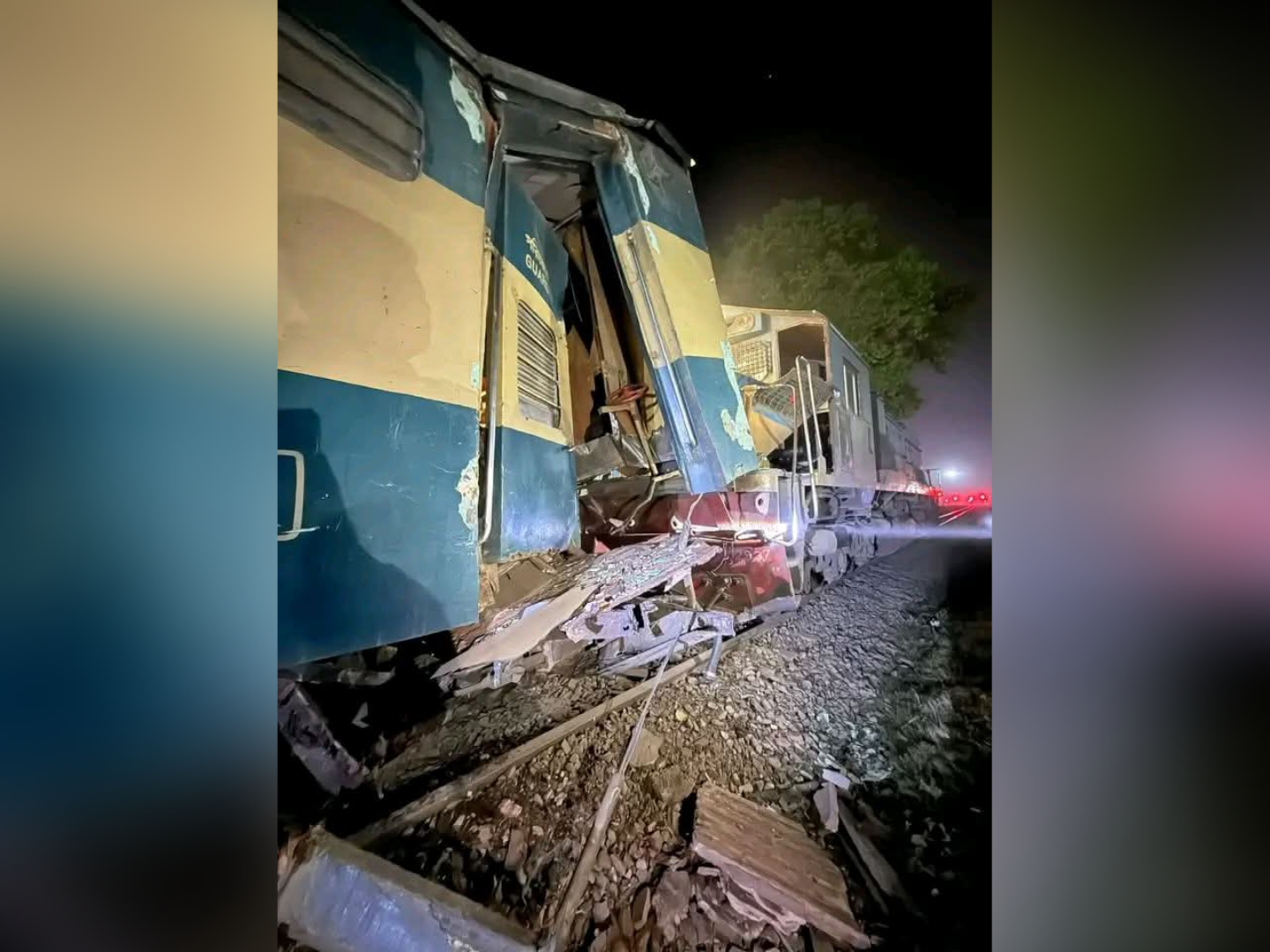 মেঘনা এক্সপ্রেস লাকসামে দুর্ঘটনার শিকার।। বগি ক্ষতিগ্রস্ত