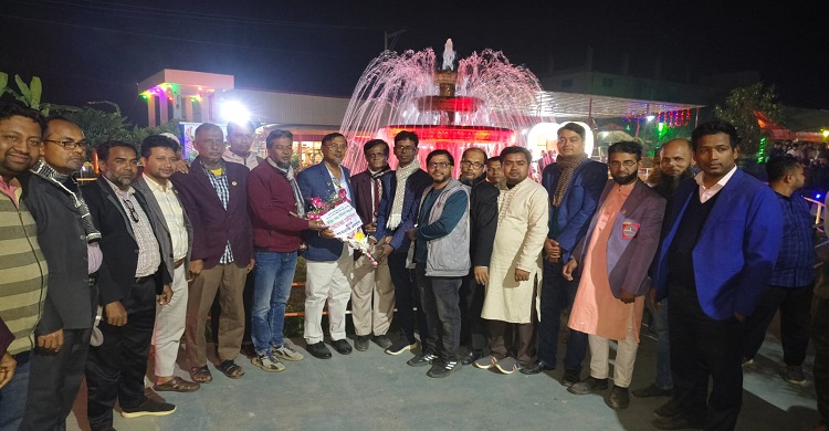 নবনির্বাচিত এমপি ইঞ্জিনিয়ার মমিনুল হককে শাহরাস্তি প্রেসক্লাবের ফুলেল শুভেচ্ছা