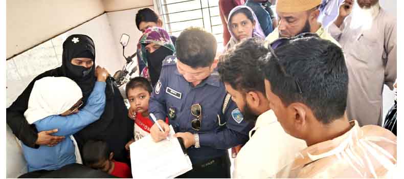 ফরিদগঞ্জে প্রবাসীর স্ত্রীর গলাকাটা লাশ উদ্ধার