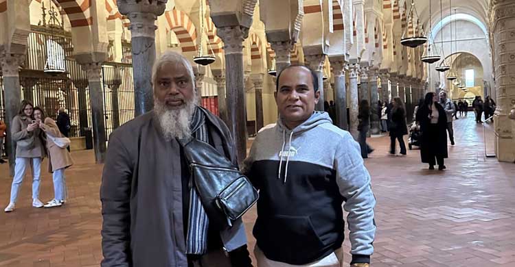 ইতিহাসের নীরব সাক্ষী করদোভা মসজিদ