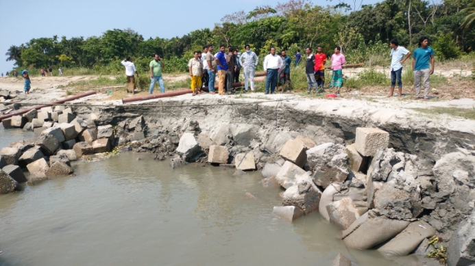 থানায় মামলা, আটক ৫