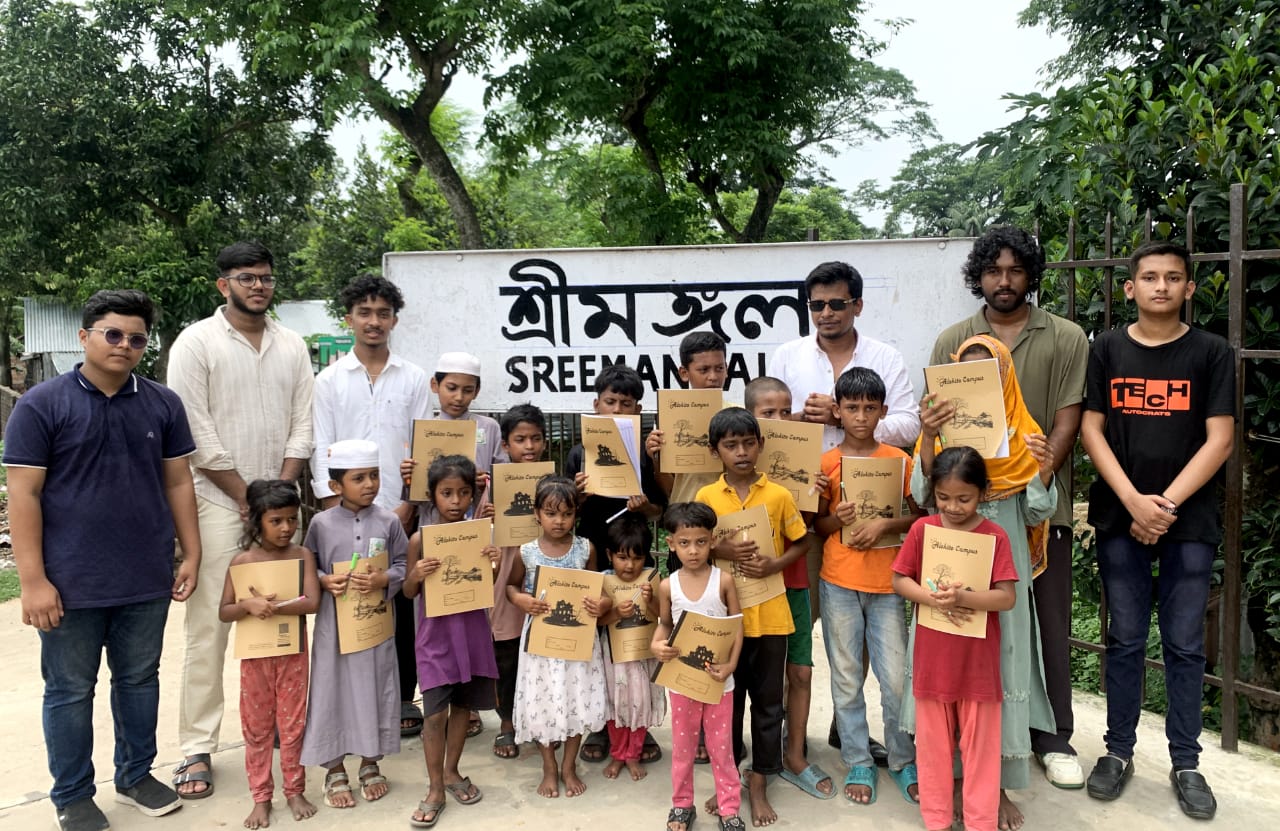টিফিনের টাকায় শিক্ষার আলো ছড়াচ্ছে লাল সবুজ উন্নয়ন সংঘ