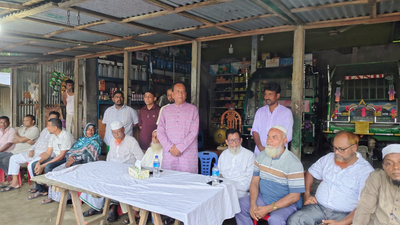 ছেংগারচর পৌরসভার সম্ভাব্য মেয়র প্রার্থী নূরুল হক সরকারের ঈদ-পরবর্তী শুভেচ্ছা বিনিময়