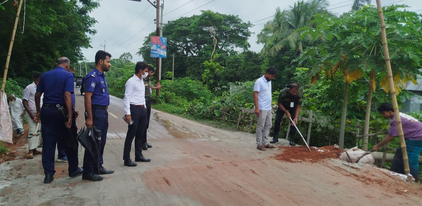 মতলব উত্তরে দুই অবৈধ ড্রেজার মালিককে ৪৫ হাজার টাকা অর্থদণ্ড