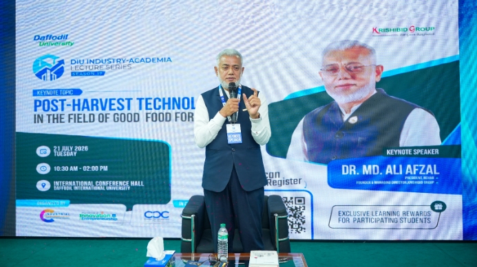 উদ্যোক্তা হতে হলে প্রবল ইচ্ছাশক্তিতে সাহসিকতার সাথে ঝুঁকি নিতে হবে
