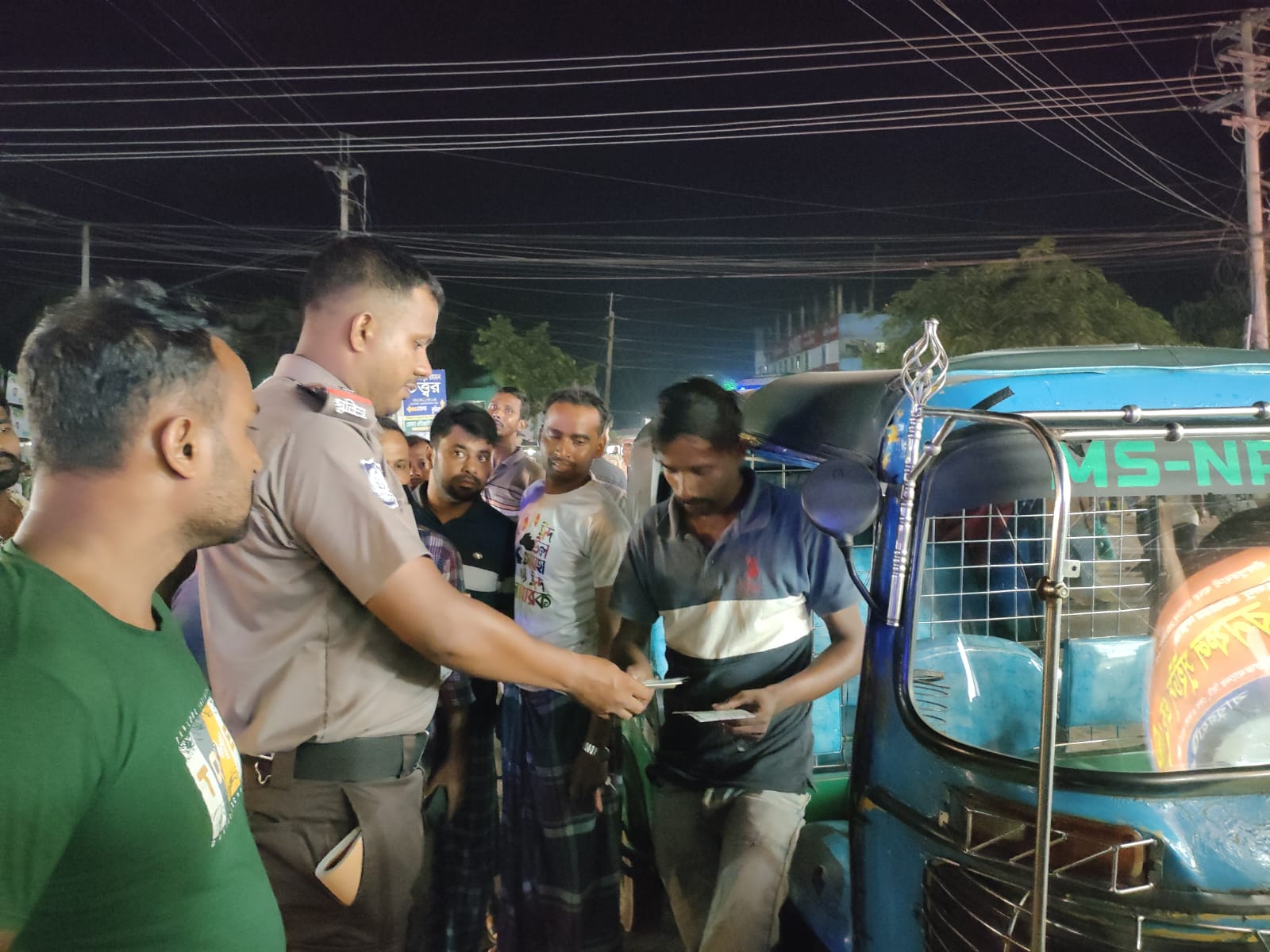 বাবুরহাটে ট্রাফিক পুলিশের বিশেষ অভিযানে ১২ মামলা