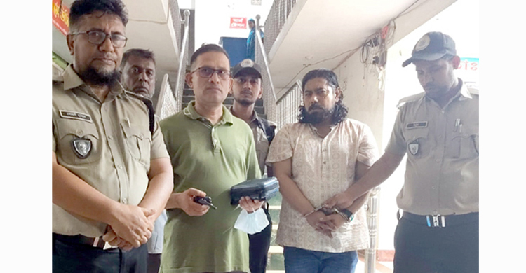 হাসপাতালের আবাসিক চিকিৎসকের অবস্থা যদি এমন হয়-