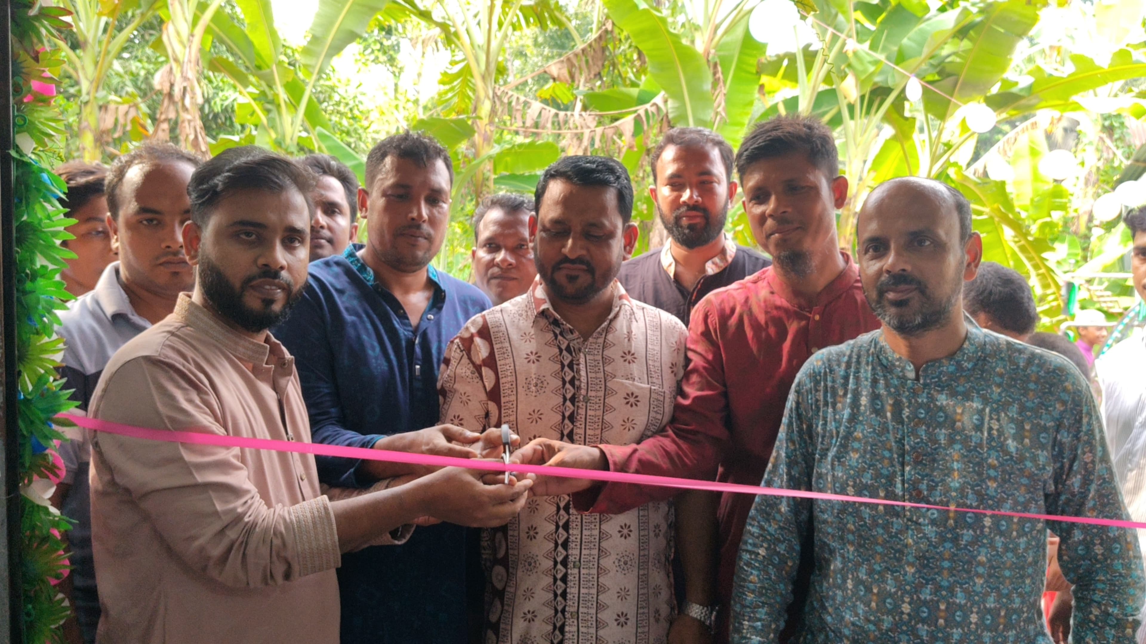সুবিধাবঞ্চিত মানুষের পাশে দাঁড়ালে একটি সুন্দর ও মানবিক সমাজ গড়ে তোলা সম্ভব