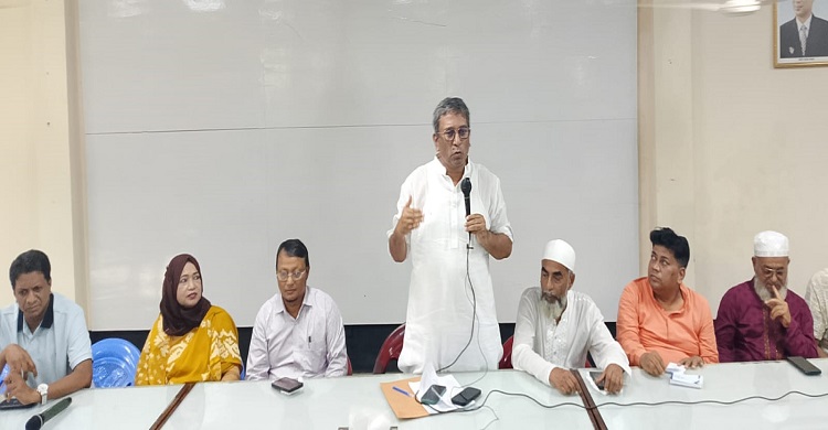 স্কুলে শিক্ষার্থীদের মোবাইল ফোন ব্যবহার বন্ধ করে দিতে হবে