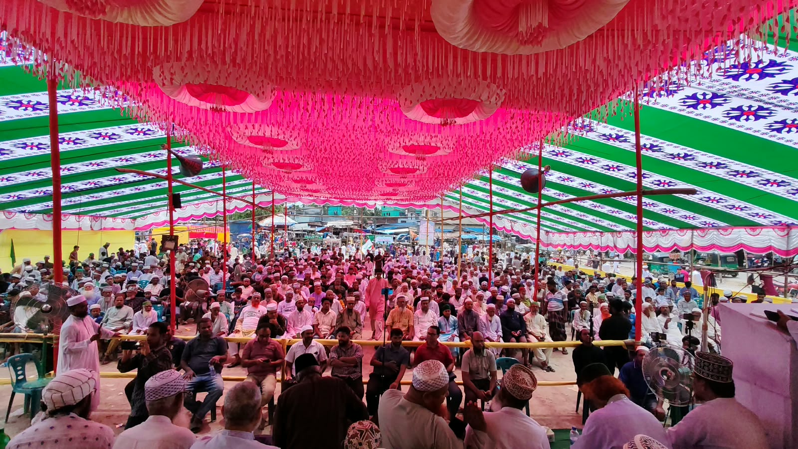 শাহরাস্তিতে হাজারো নবী প্রেমিকের অংশগ্রহণে বিশাল জশনে জুলুছে ঈদে মিলাদুন্নবী