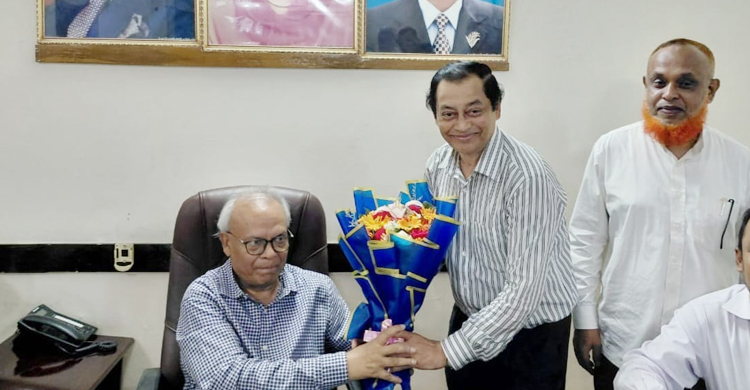 বিএনপির ভারপ্রাপ্ত মহাসচিব রুহুল কবির রিজভীকে সাবেক এমপি লায়ন হারুনের শুভেচ্ছা