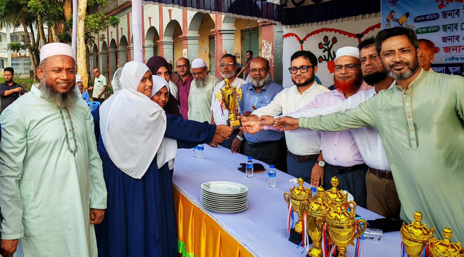 হাজীগঞ্জে গ্রীষ্মকালীন জাতীয় ক্রীড়া প্রতিযোগিতার ফাইনাল ও পুরস্কার বিতরণ